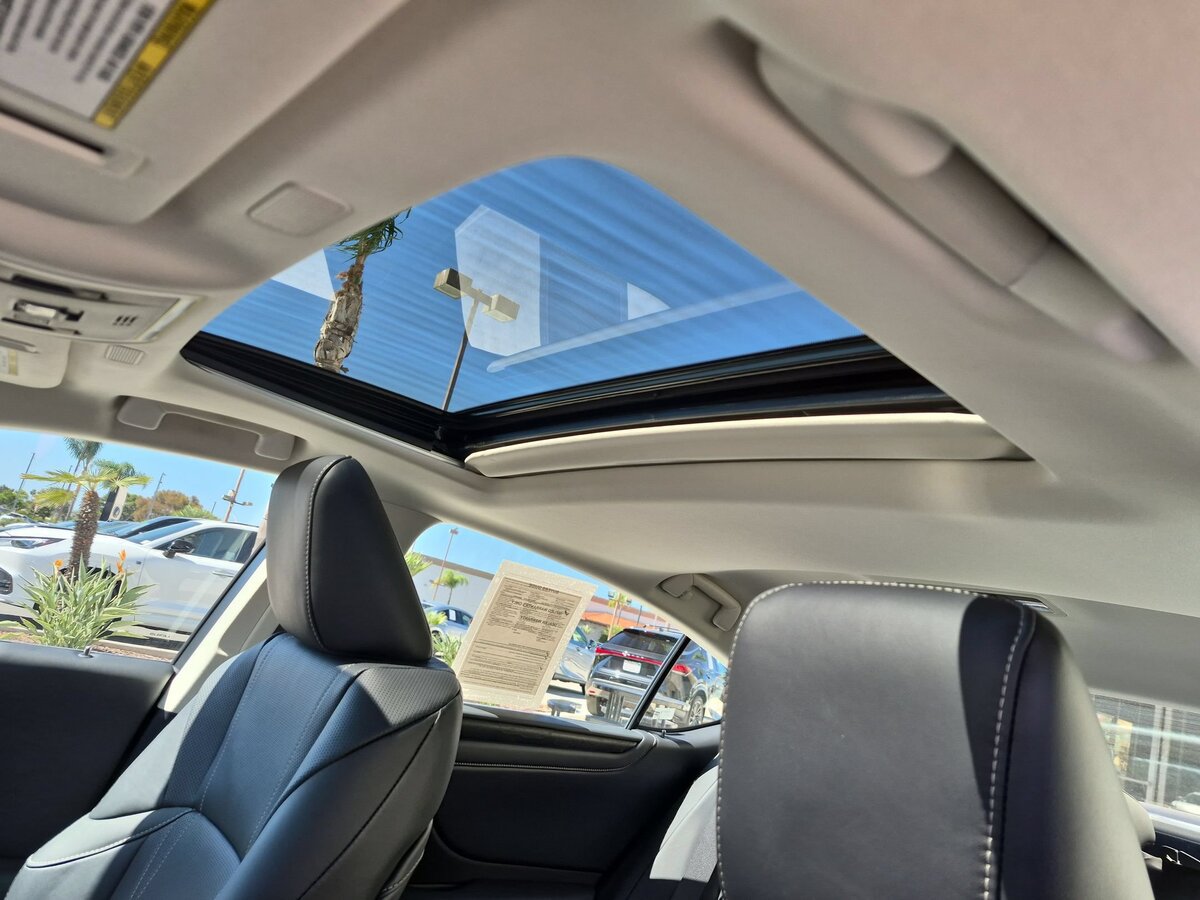 Used 2024 Lexus ES 300h w/ Accessory Package (Z1) FWD image 28