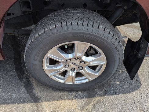 Used 2015 Ford F150 XLT w/ Equipment Group 301A Mid RWD image 10
