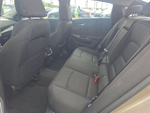 Used 2025 Chevrolet Malibu LT image 7