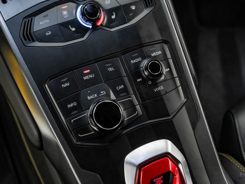 Used 2018 Lamborghini Huracan LP 580-2 image 97