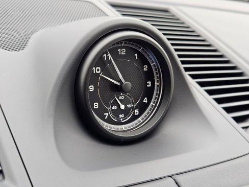 New 2026 Porsche Macan image 21