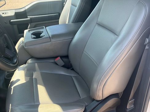 Used 2016 Ford F150 XL w/ Equipment Group 101A Mid RWD image 8