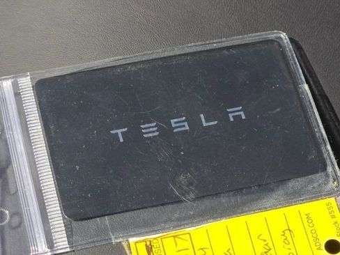 Used 2024 Tesla Model Y Long Range AWD/4WD image 39