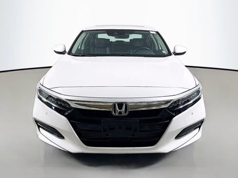 Used 2020 Honda Accord Touring image 2
