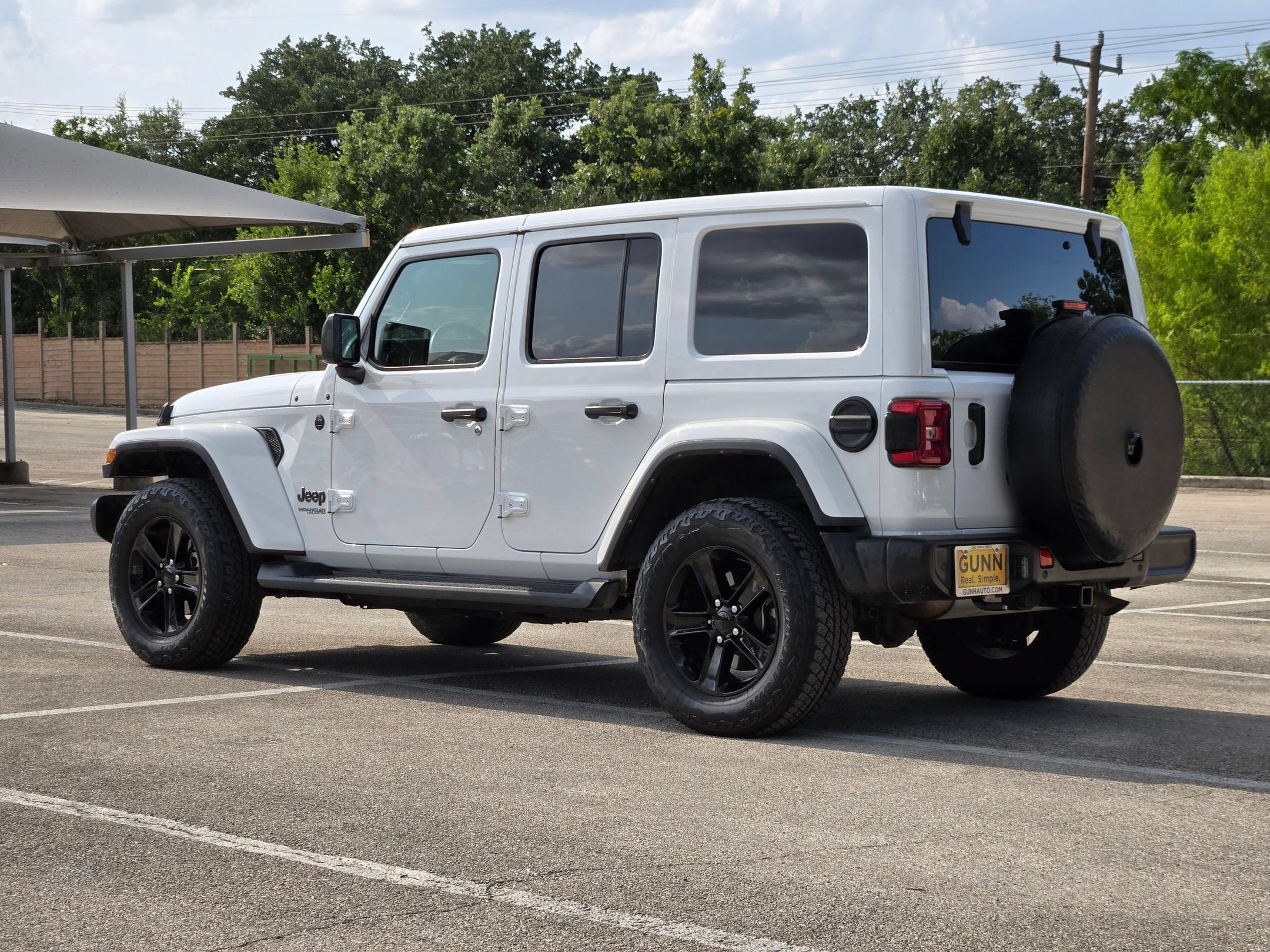 Used 2021 Jeep Wrangler Unlimited Sahara AWD/4WD image 5