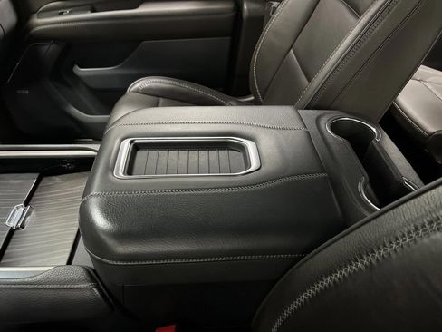 Used 2023 GMC Yukon XL Denali image 24