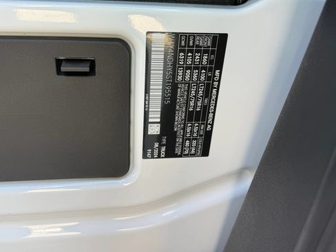 Used 2025 Mercedes-Benz Sprinter 2500 image 22