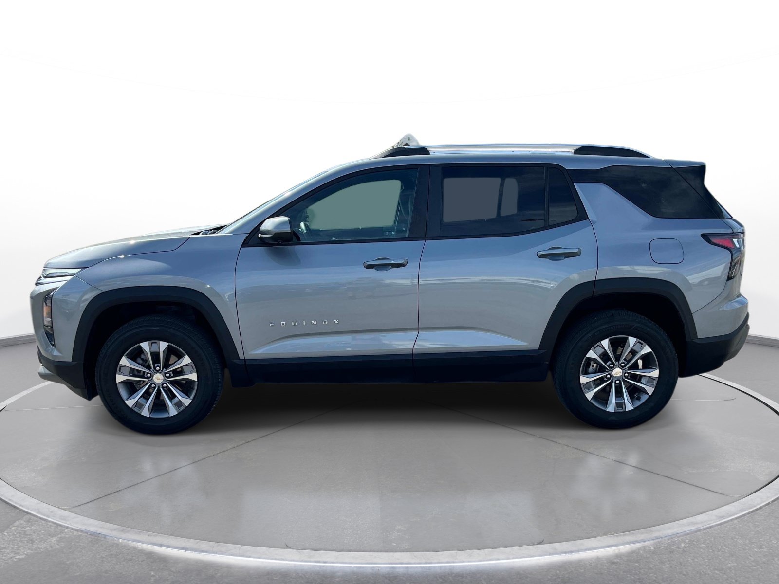 Used 2025 Chevrolet Equinox LT w/ Convenience Package II FWD image 9