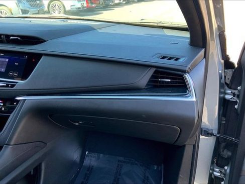 Used 2023 Cadillac XT5 Premium Luxury image 16