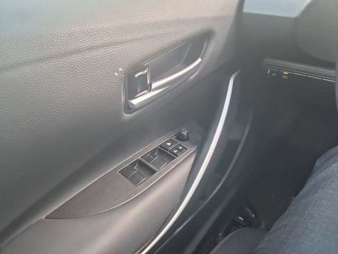 Used 2025 Toyota Corolla SE w/ SE Premium Package image 12