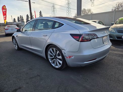 Used 2018 Tesla Model 3 image 2