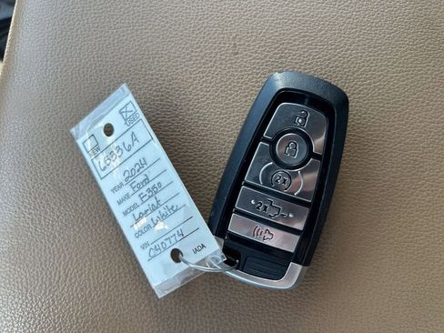 Used 2024 Ford F350 Lariat AWD/4WD image 35