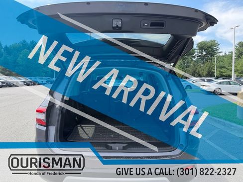 Used 2025 Honda Pilot EX-L image 11