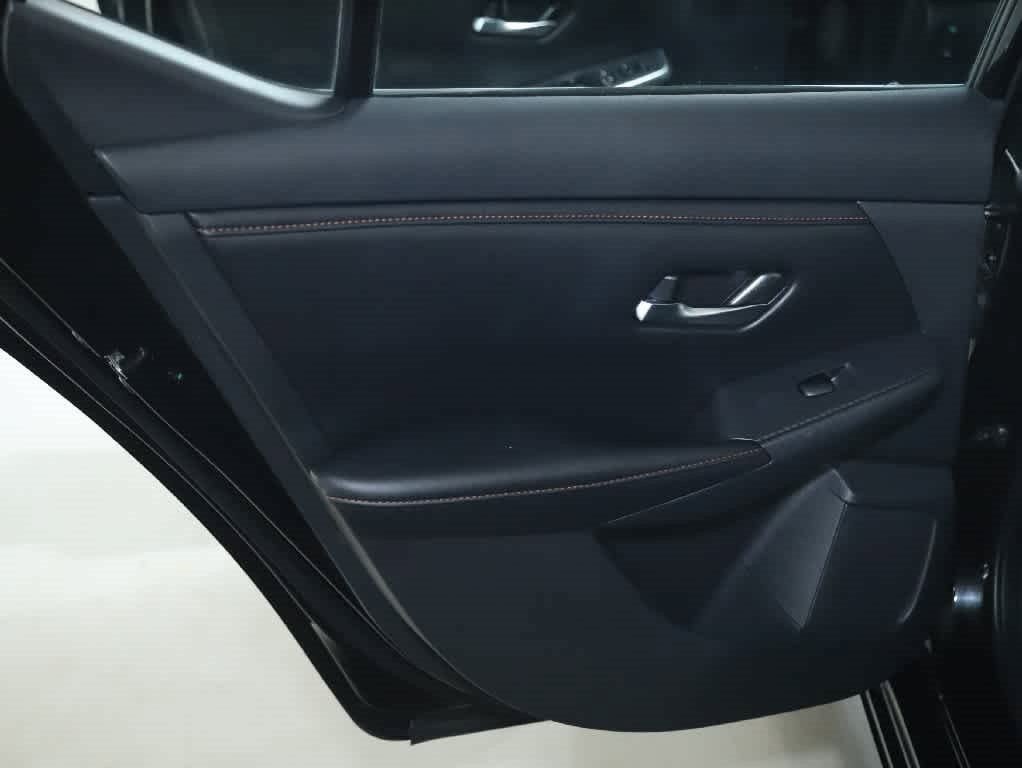 Used 2022 Nissan Sentra SR w/ Midnight Edition FWD image 13