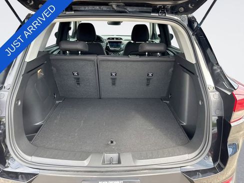 Used 2023 Chevrolet TrailBlazer LT w/ Convenience Package FWD image 24