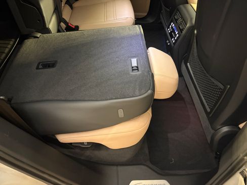 Certified 2024 Porsche Cayenne S AWD/4WD image 28
