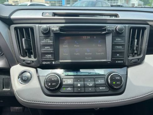 Used 2018 Toyota RAV4 XLE FWD image 20