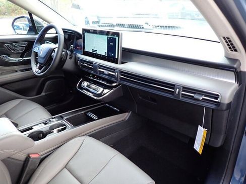 New 2026 Lincoln Corsair Premiere image 12