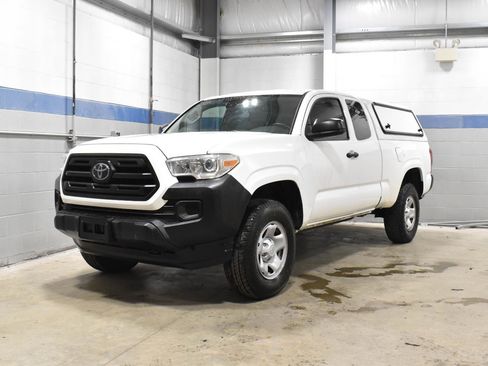 Used 2019 Toyota Tacoma SR image 4