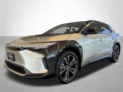 Used 2024 Toyota bZ4X AWD image 2