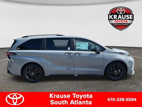 New 2026 Toyota Sienna XSE FWD image 9