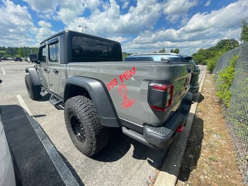 Used 2022 Jeep Gladiator Rubicon w/ Cold Weather Group AWD/4WD image 4