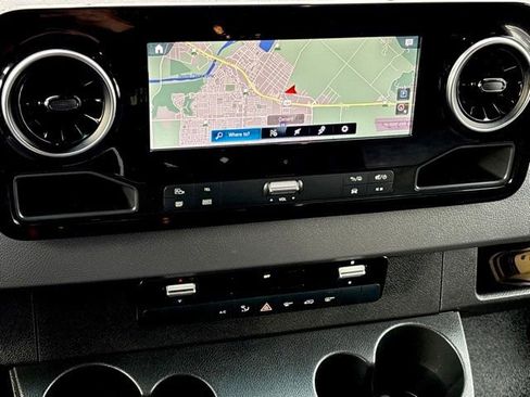 Used 2024 Mercedes-Benz Sprinter 3500 image 25