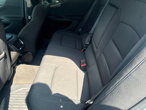 Used 2018 Chevrolet Malibu LT w/ Driver Confidence Package FWD image 5