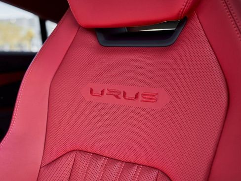 Used 2024 Lamborghini Urus S AWD/4WD image 49