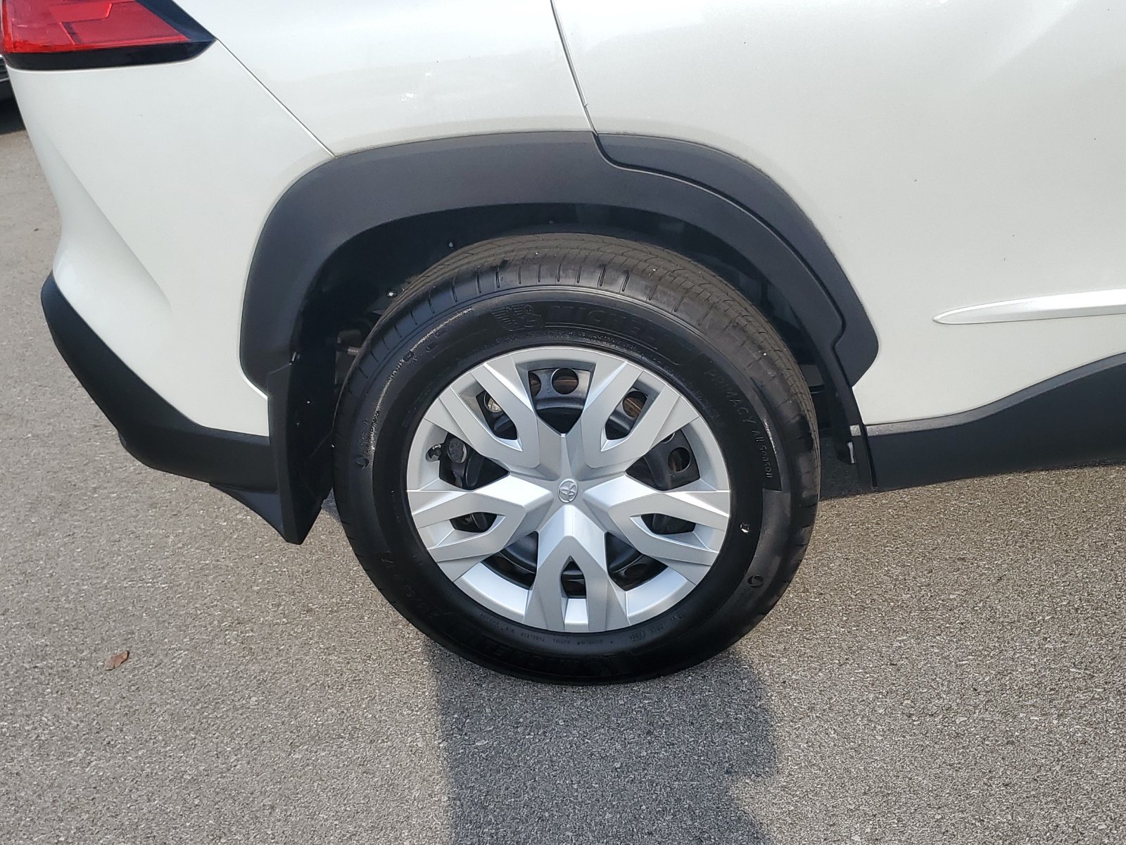 Certified 2024 Toyota Corolla Cross L AWD/4WD image 5