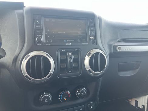 Used 2017 Jeep Wrangler Unlimited Sahara w/ Connectivity Group image 38