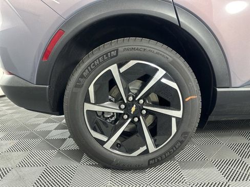 New 2026 Chevrolet Equinox EV LT image 11