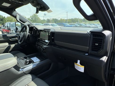 New 2025 Chevrolet Silverado 2500 ZR2 w/ Technology Package image 66