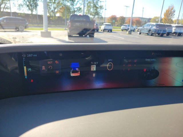 Certified 2024 Lincoln Nautilus Premier AWD/4WD image 33