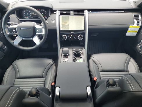 New 2025 Land Rover Discovery S AWD/4WD image 18