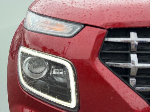 Certified 2025 Hyundai Venue Limited FWD image 26
