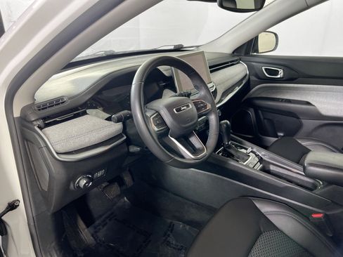 Used 2022 Jeep Compass Latitude AWD/4WD image 9