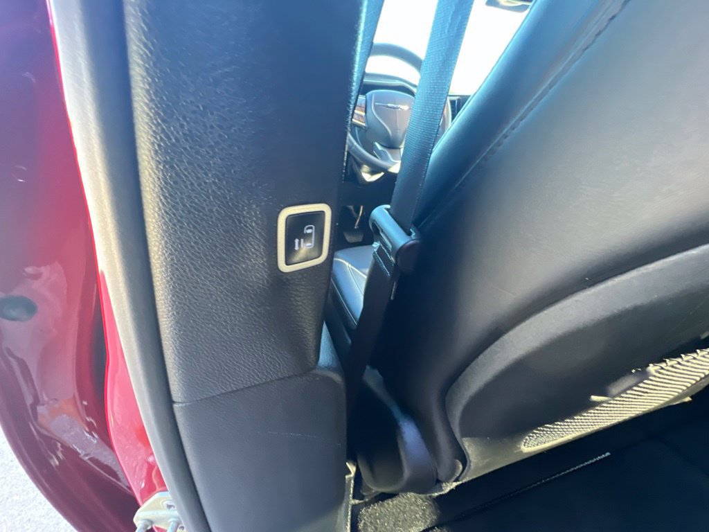 Used 2025 Chrysler Pacifica Select FWD image 26