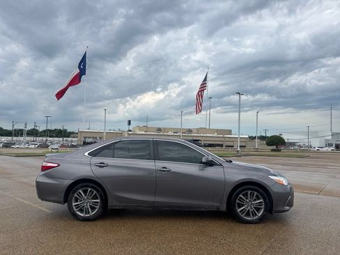 Used 2017 Toyota Camry SE FWD image 26