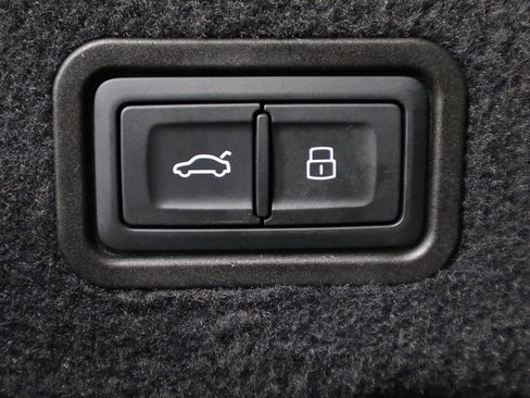 Used 2021 Audi A8 L 3.0T w/ Executive Plus Package image 21