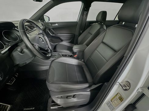 Used 2021 Volkswagen Tiguan SE R-Line FWD image 13