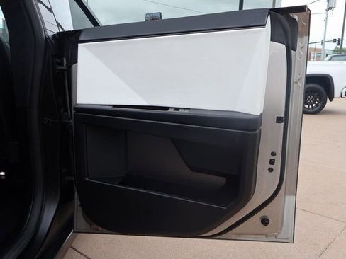 Used 2024 Tesla Cybertruck Cyberbeast AWD/4WD image 15