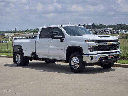 New 2026 Chevrolet Silverado 3500 LT w/ Safety Package AWD/4WD image 1
