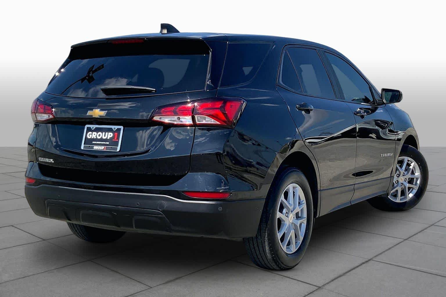 Used 2023 Chevrolet Equinox LS w/ LS Convenience Package FWD image 13