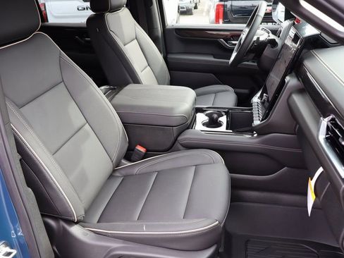 New 2026 GMC Yukon XL Elevation w/ LPO, Floor Liner Package AWD/4WD image 29