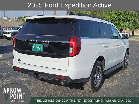 Used 2025 Ford Expedition Active AWD/4WD image 11