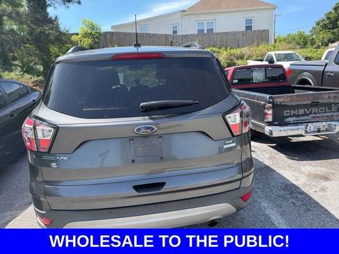 Used 2017 Ford Escape SE w/ Equipment Group 201A FWD image 17