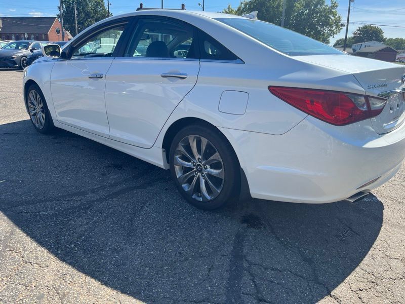 Used 2012 Hyundai Sonata SE w/ Navigation & Sunroof Pkg FWD image 11