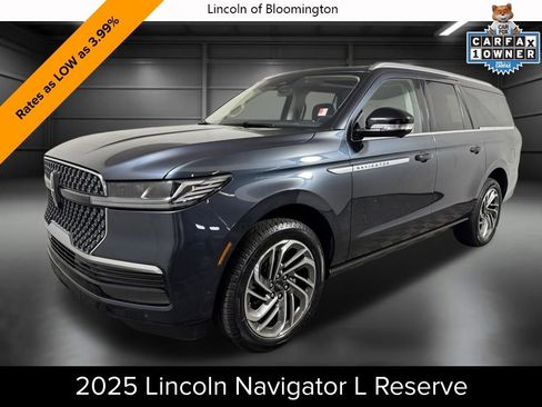 Used 2025 Lincoln Navigator L Reserve image 1