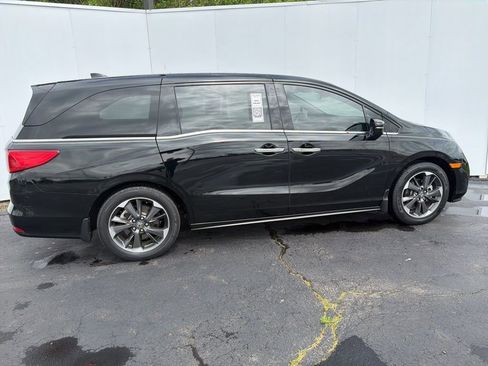 Used 2024 Honda Odyssey Elite image 3